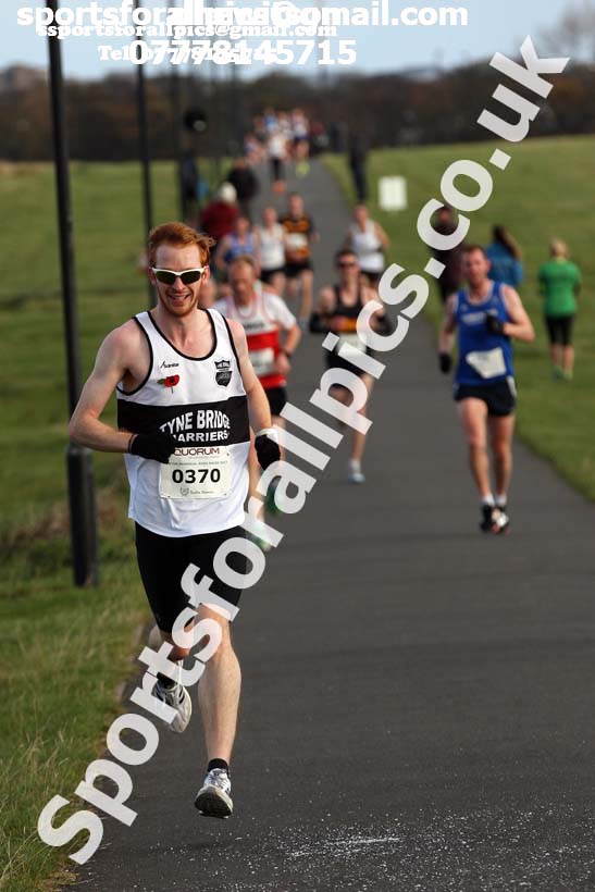 Senior mens and womens Heaton Harriers Memorial 10k Road Race, Newcastle. Photo:  David T. Hewitson/Sports for All Pics